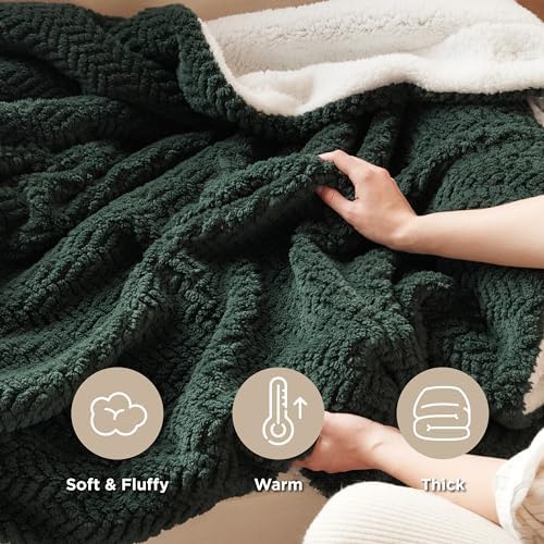 Enviohome- Sherpq Blanket for Bed - Herringbone Forest Green