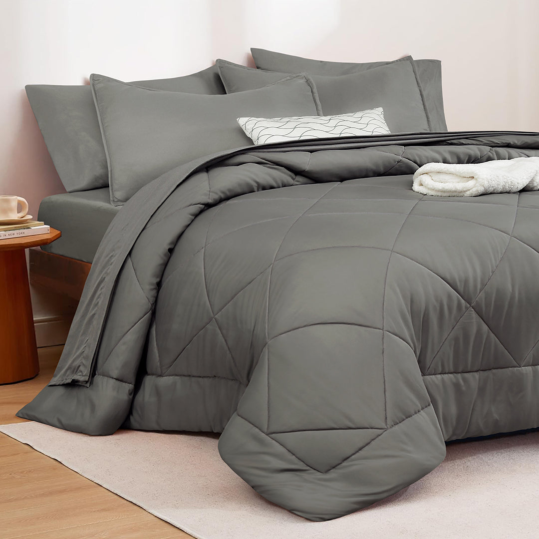Down Alternative Hotel Bedding Sets, Ultra-Soft Comforter Set with Sheets Bed In a Bag
